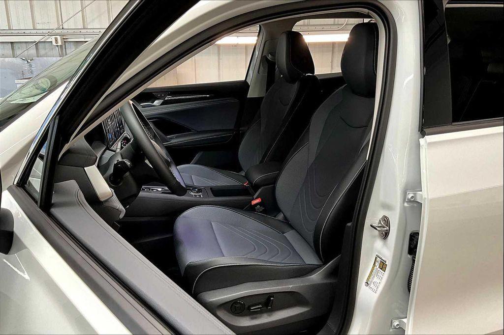 new 2025 Volkswagen Tiguan car, priced at $34,126