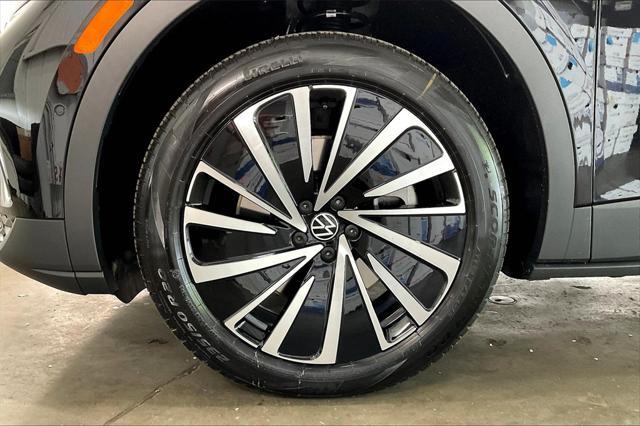 new 2025 Volkswagen ID.4 car, priced at $51,076