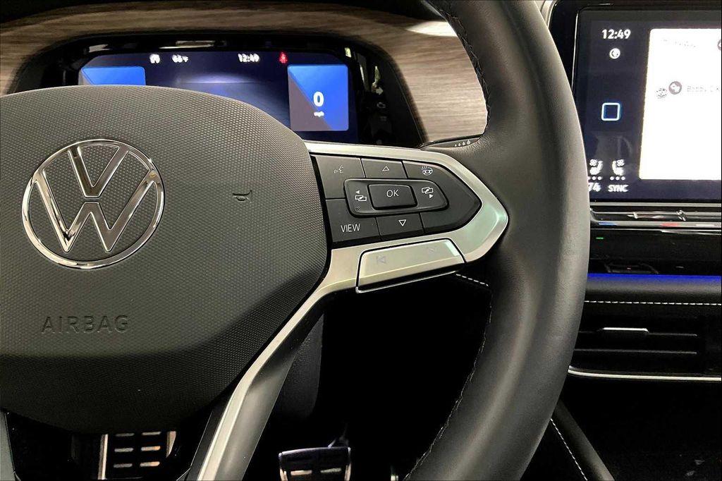 used 2025 Volkswagen Atlas car, priced at $48,489
