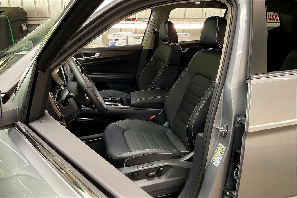new 2025 Volkswagen Atlas car, priced at $51,934