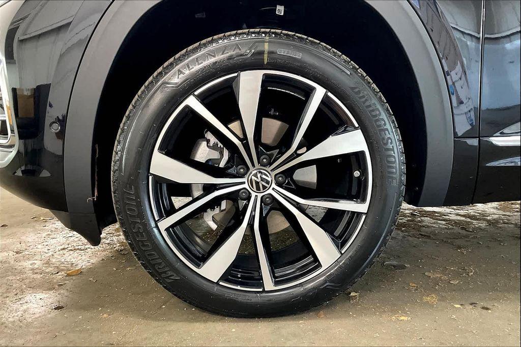 new 2025 Volkswagen Atlas Cross Sport car, priced at $54,951