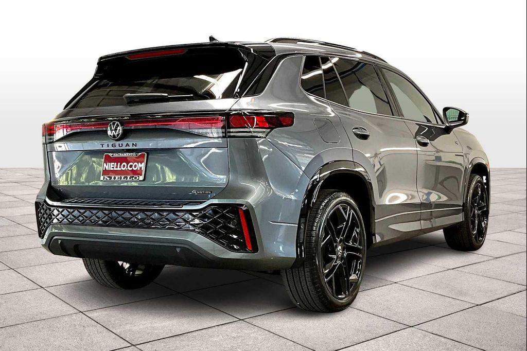 new 2025 Volkswagen Tiguan car, priced at $39,709