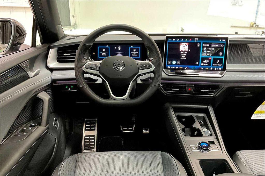 new 2025 Volkswagen Tiguan car, priced at $39,709