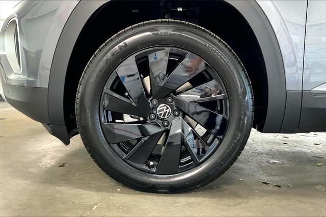 new 2025 Volkswagen Atlas car, priced at $47,087