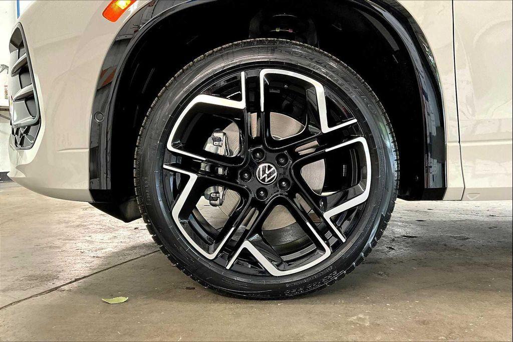 new 2025 Volkswagen Tiguan car, priced at $42,741
