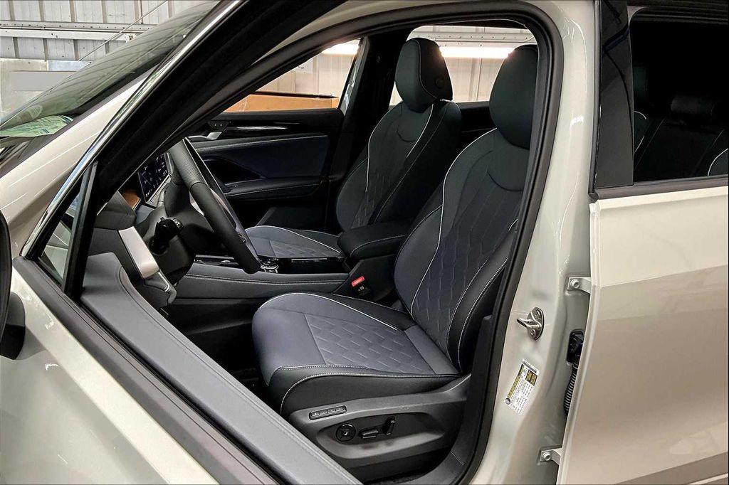 new 2025 Volkswagen Tiguan car, priced at $42,741