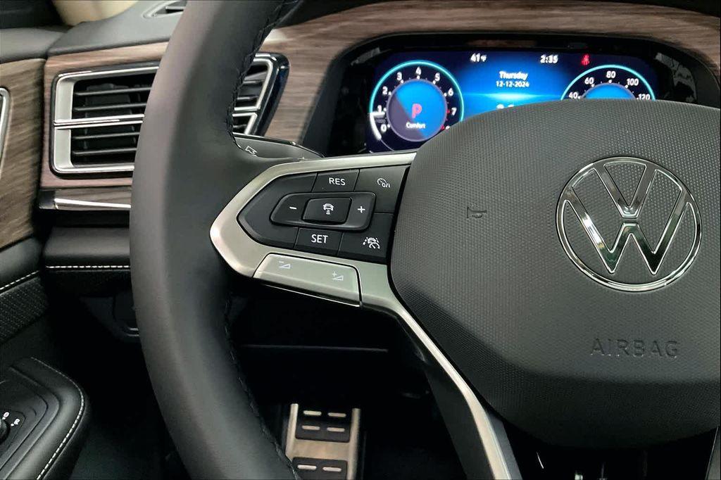 new 2025 Volkswagen Atlas car, priced at $56,939