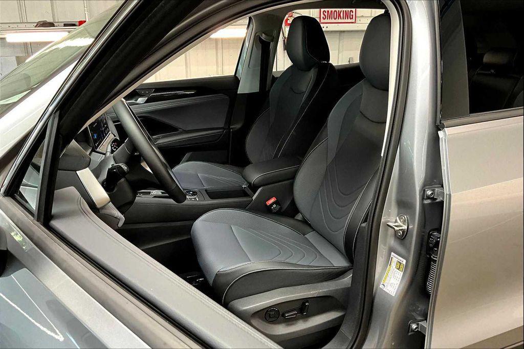 new 2025 Volkswagen Tiguan car, priced at $36,826