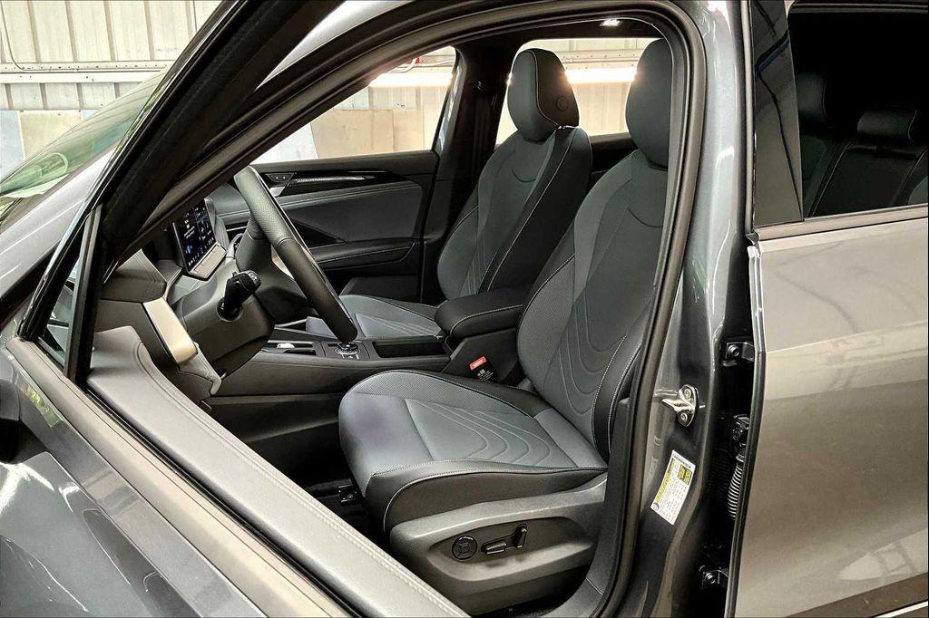 new 2025 Volkswagen Tiguan car, priced at $38,853