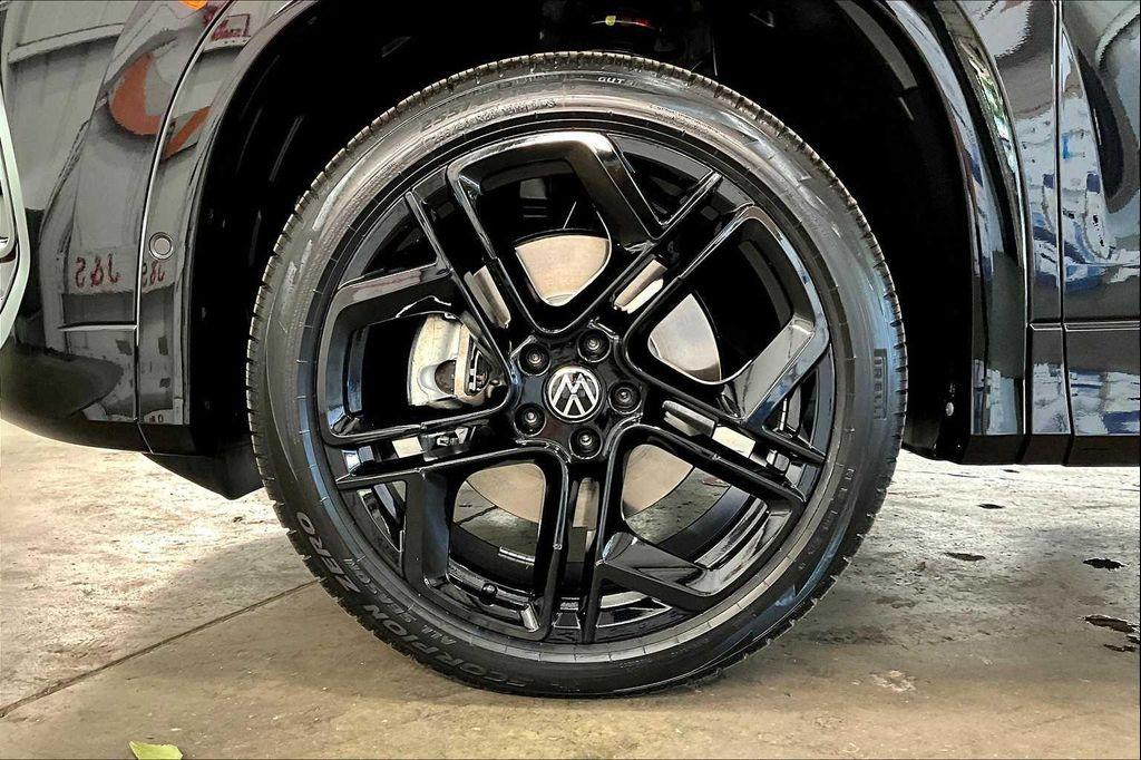 new 2025 Volkswagen Tiguan car, priced at $39,709