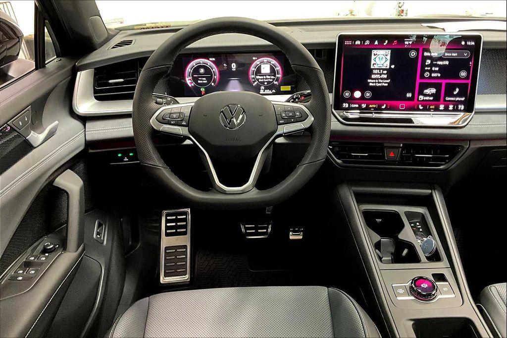 new 2025 Volkswagen Tiguan car, priced at $39,709