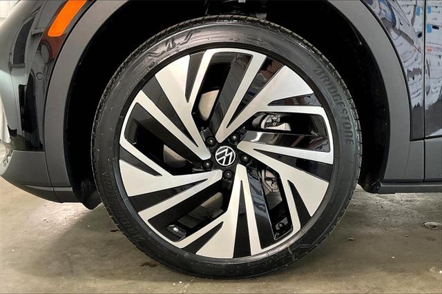 new 2025 Volkswagen ID.4 car, priced at $59,376
