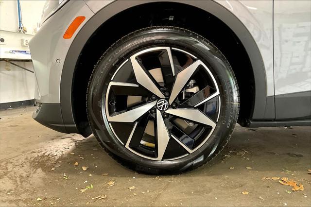 new 2025 Volkswagen ID.4 car, priced at $56,176