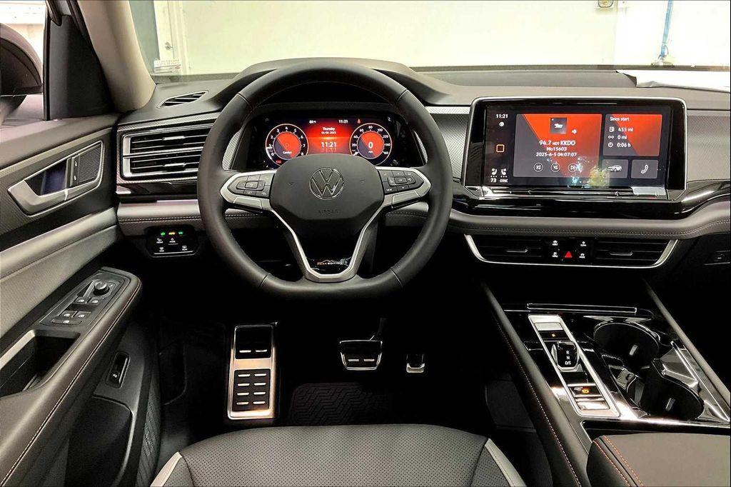 new 2025 Volkswagen Atlas car, priced at $48,763