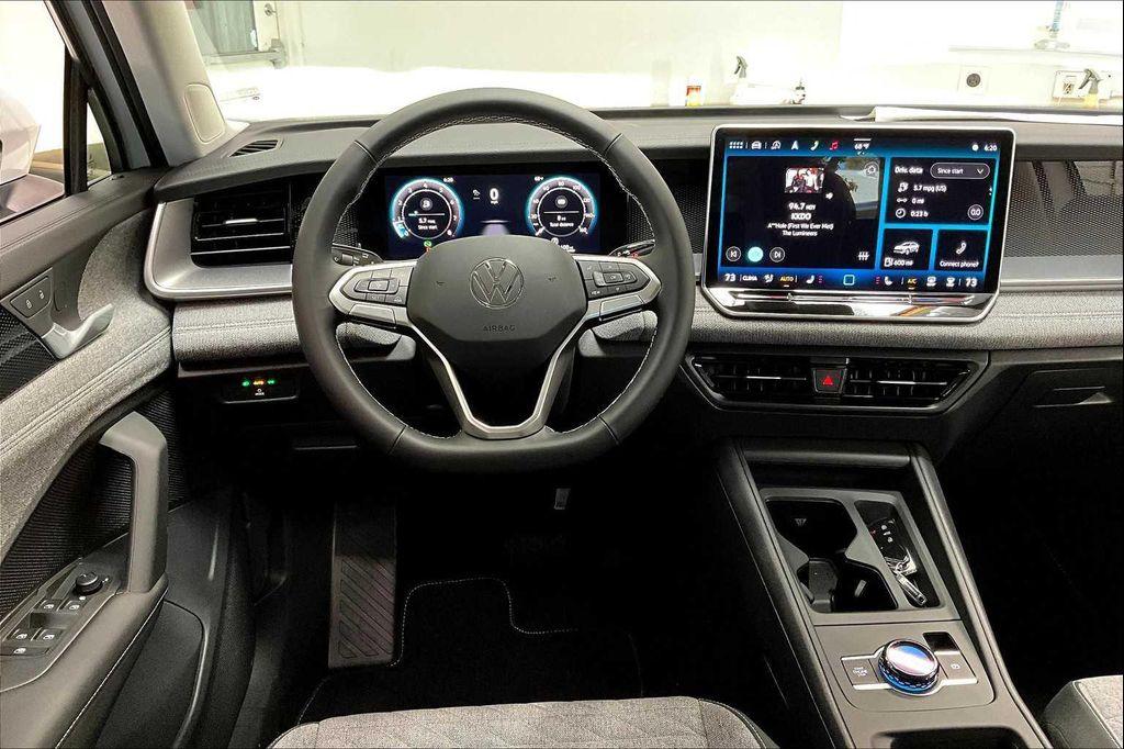 new 2025 Volkswagen Tiguan car, priced at $31,520