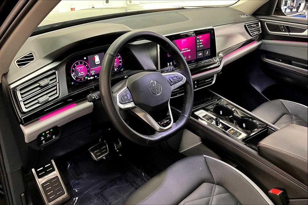 used 2025 Volkswagen Atlas car, priced at $44,403