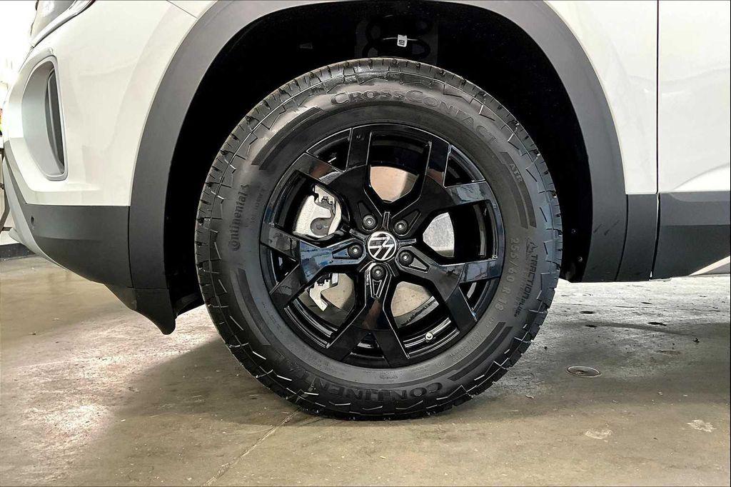 new 2025 Volkswagen Atlas car, priced at $49,059