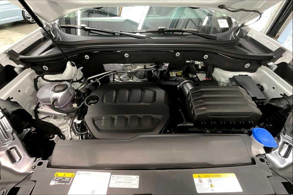new 2025 Volkswagen Atlas car, priced at $49,059