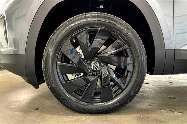 new 2025 Volkswagen Atlas car, priced at $48,287