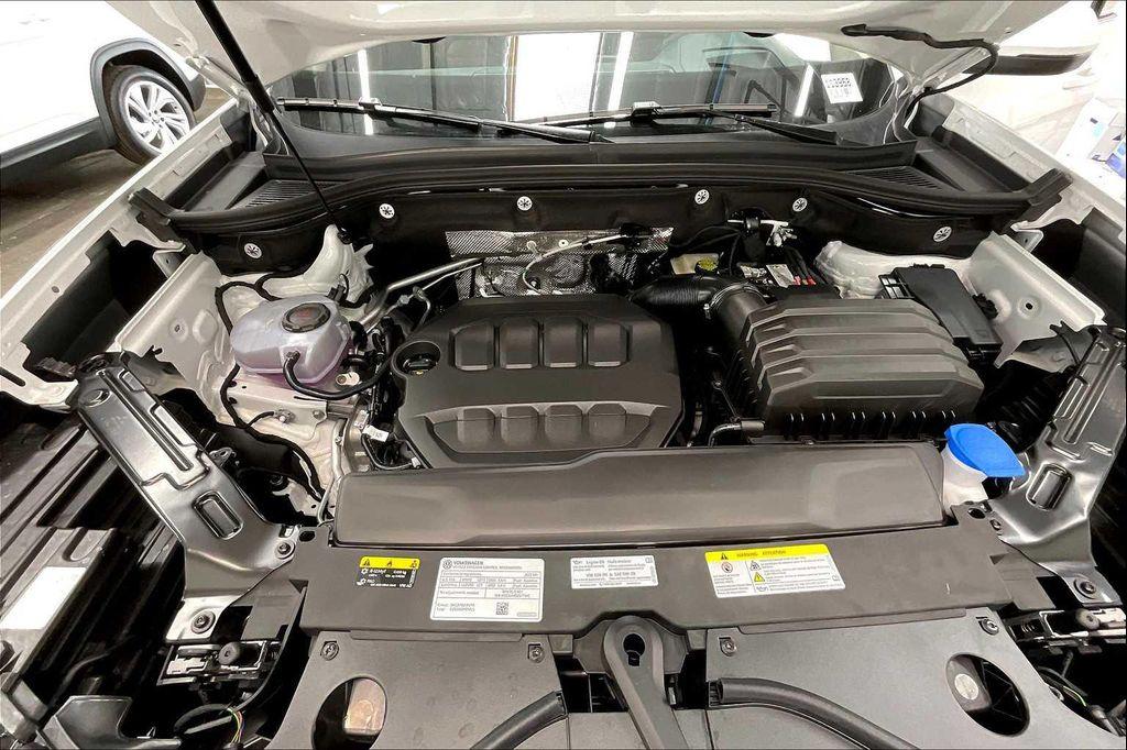 new 2025 Volkswagen Atlas car, priced at $51,694