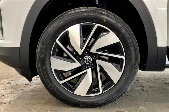 new 2025 Volkswagen Atlas car, priced at $51,694
