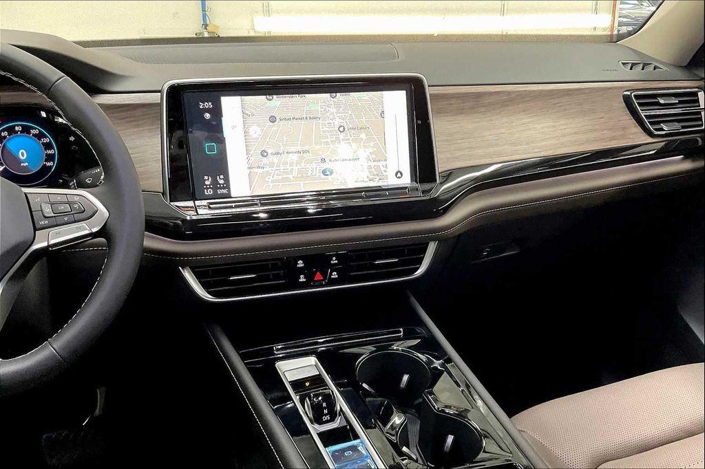 new 2025 Volkswagen Atlas car, priced at $51,694