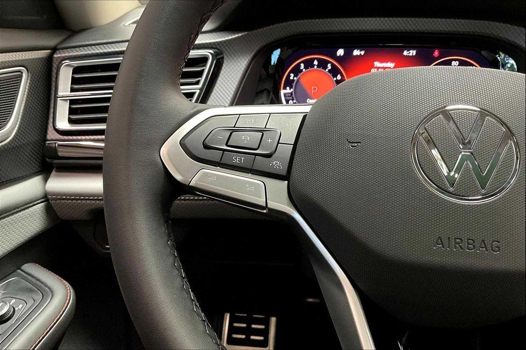 new 2025 Volkswagen Atlas car, priced at $49,514