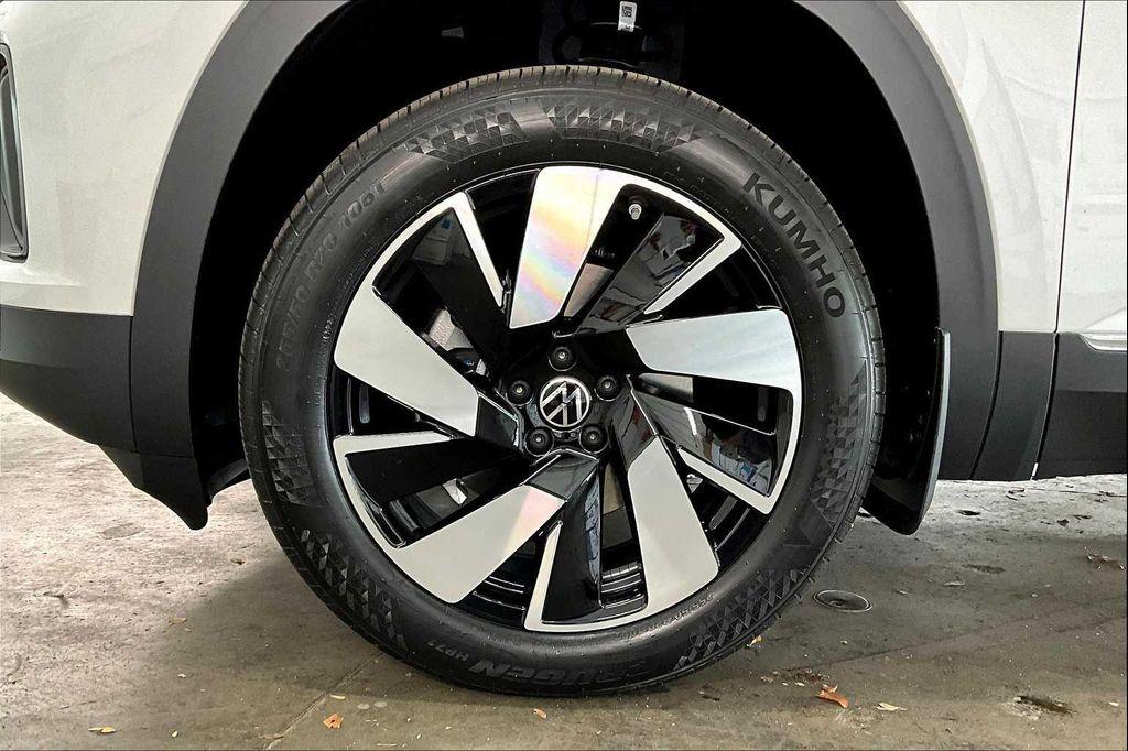 new 2026 Volkswagen Atlas Cross Sport car, priced at $52,325