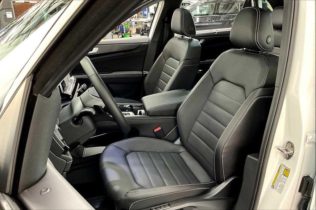 new 2026 Volkswagen Atlas Cross Sport car, priced at $52,325
