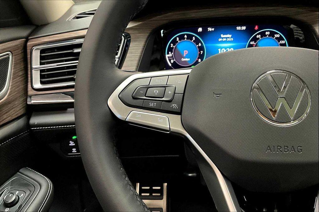 new 2026 Volkswagen Atlas car, priced at $57,804