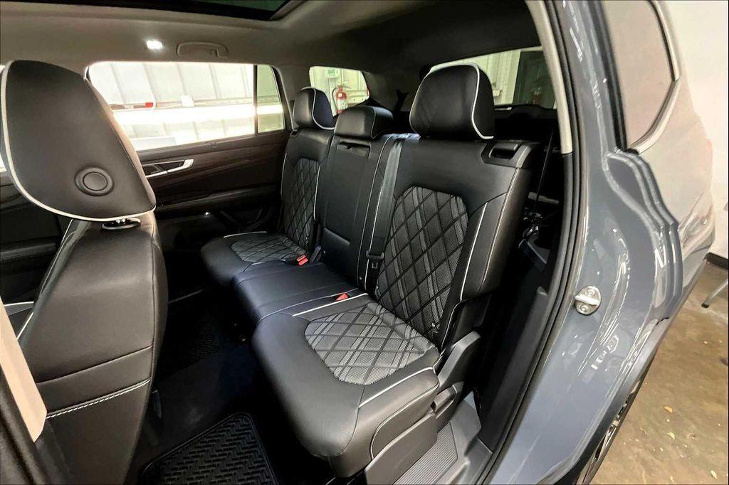 new 2026 Volkswagen Atlas car, priced at $57,804