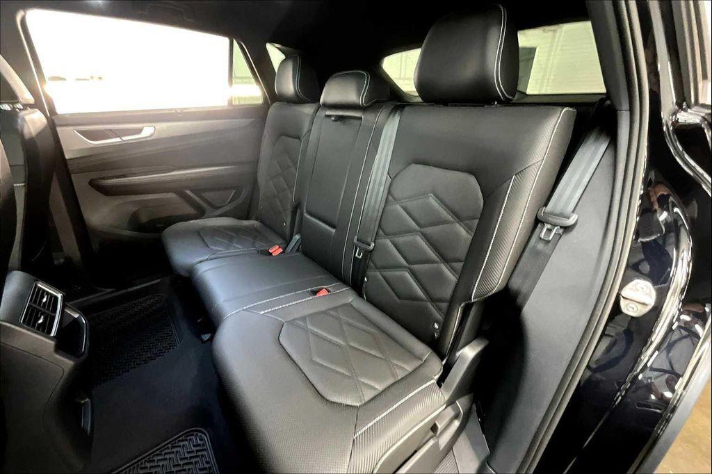 new 2025 Volkswagen Atlas Cross Sport car, priced at $47,451