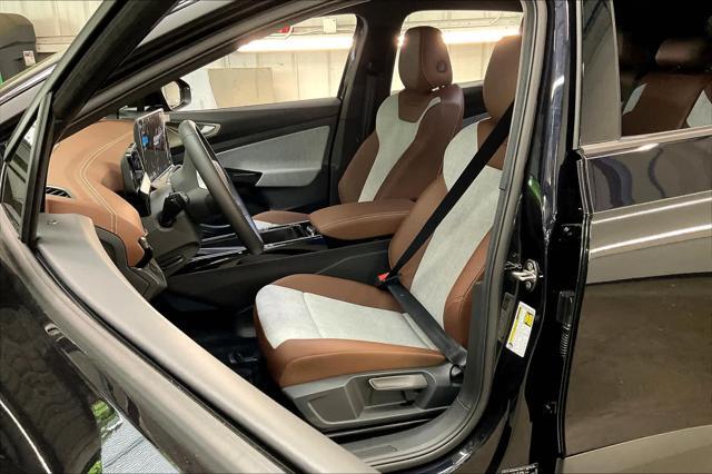 new 2025 Volkswagen ID.4 car, priced at $47,176