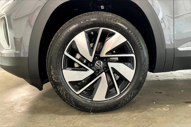new 2025 Volkswagen Atlas car, priced at $51,289