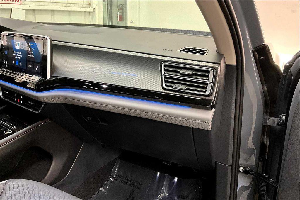 used 2025 Volkswagen Atlas car, priced at $43,572