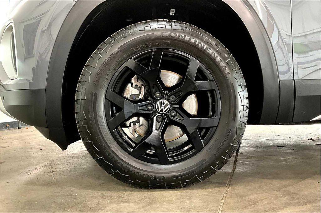 used 2025 Volkswagen Atlas car, priced at $43,572