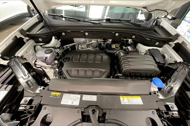 new 2025 Volkswagen Atlas car, priced at $49,754