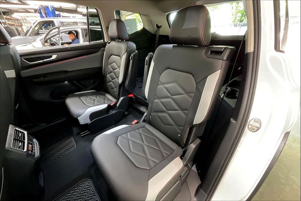 new 2025 Volkswagen Atlas car, priced at $49,754