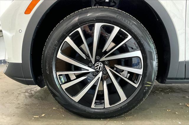new 2025 Volkswagen ID.4 car, priced at $51,076