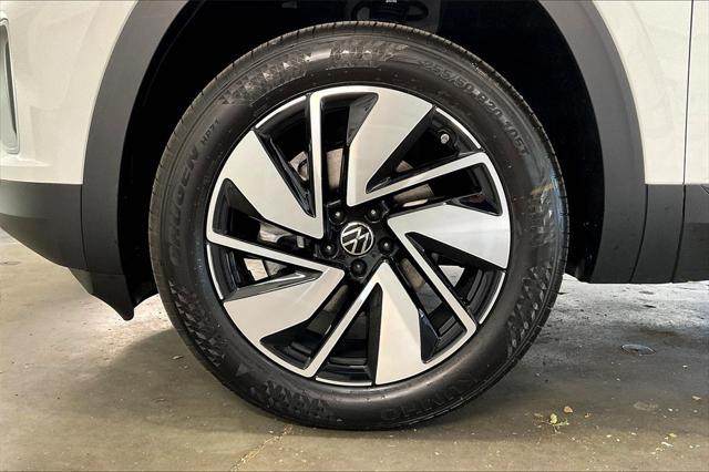 new 2025 Volkswagen Atlas car, priced at $46,492