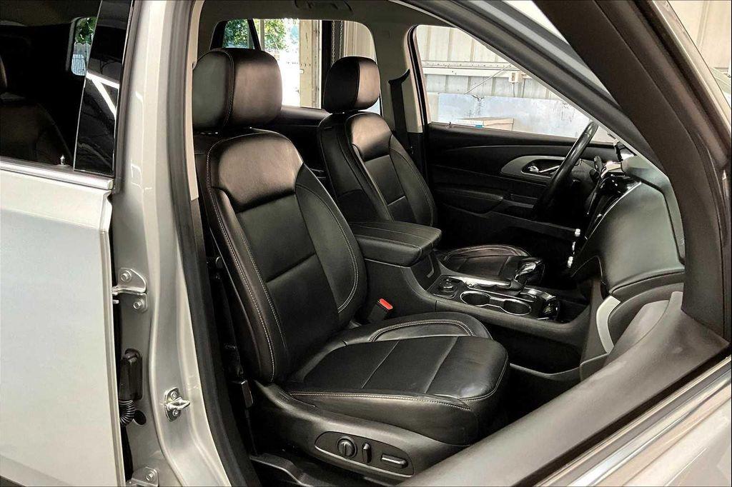 used 2021 Chevrolet Traverse car, priced at $24,995