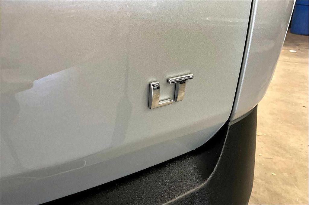 used 2021 Chevrolet Traverse car, priced at $24,995