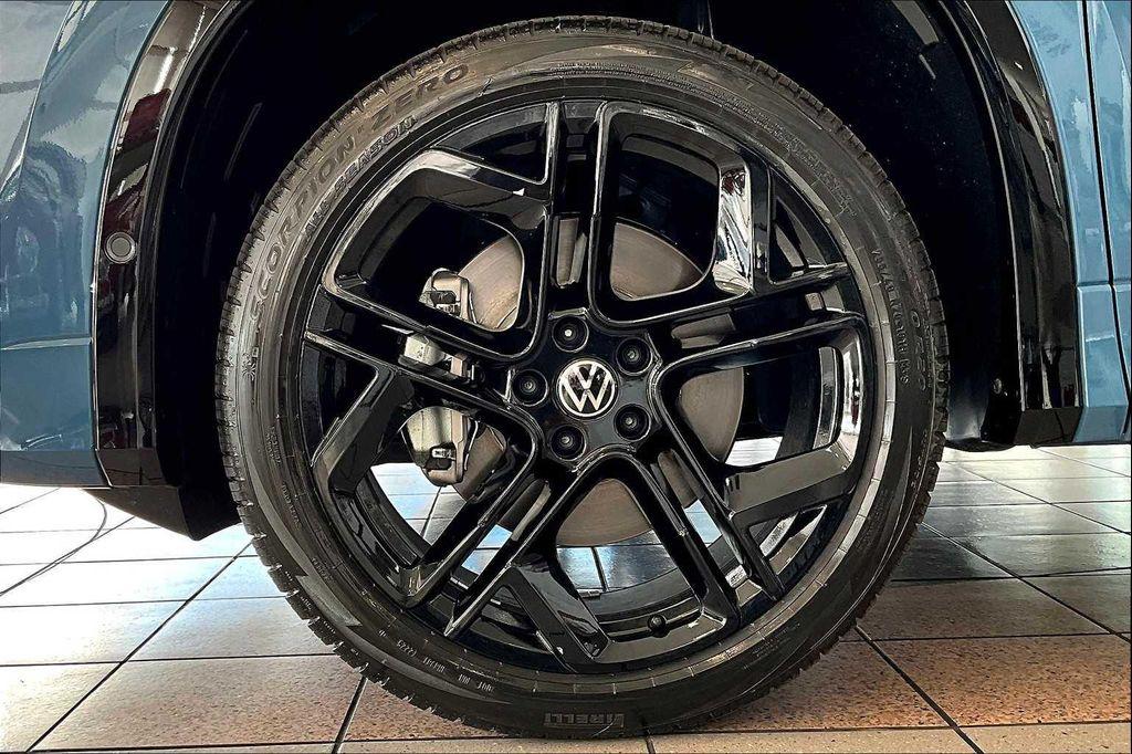 new 2025 Volkswagen Tiguan car, priced at $39,467