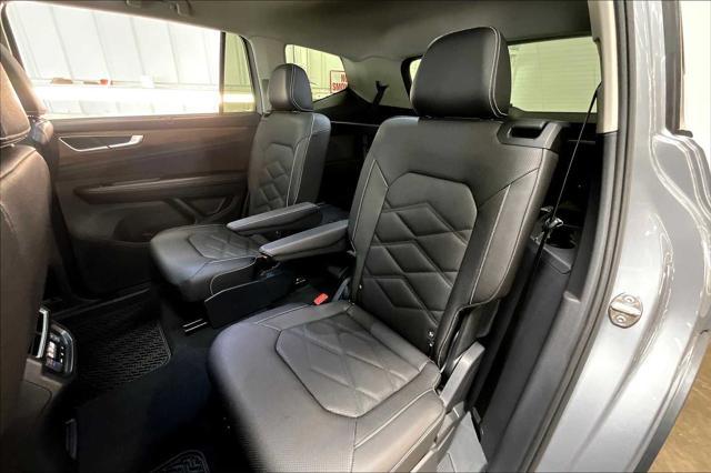 new 2025 Volkswagen Atlas car, priced at $48,982
