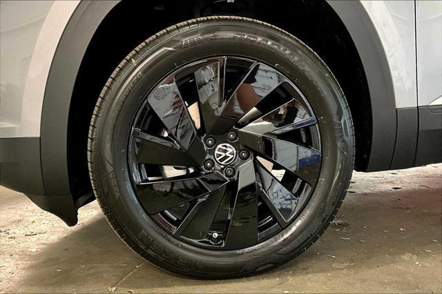 new 2025 Volkswagen Atlas car, priced at $48,982