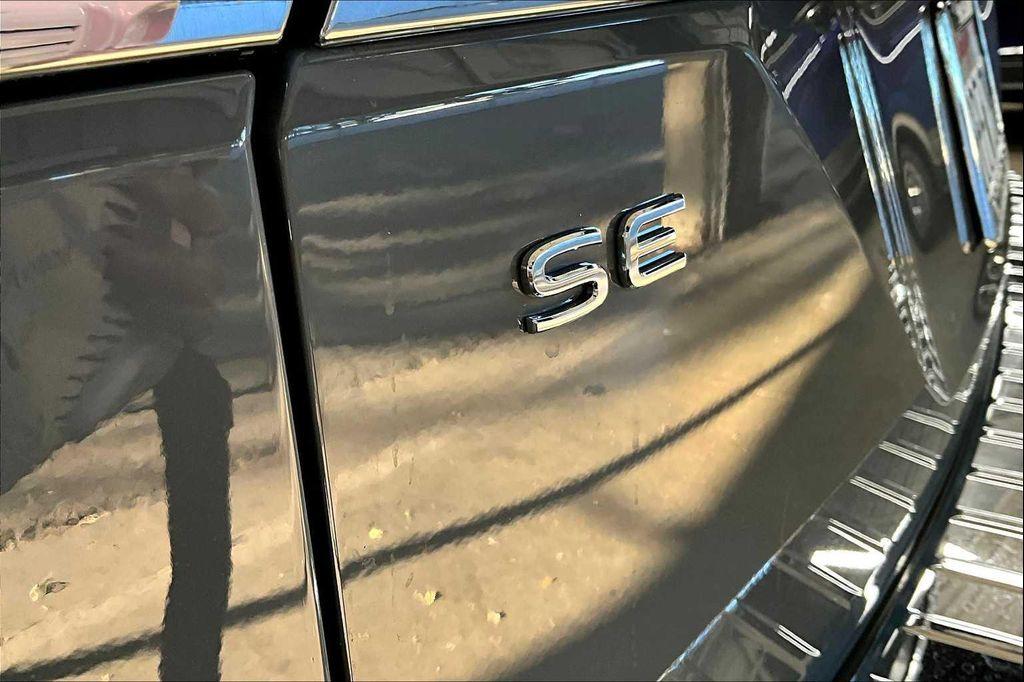 used 2025 Volkswagen Atlas car, priced at $42,224