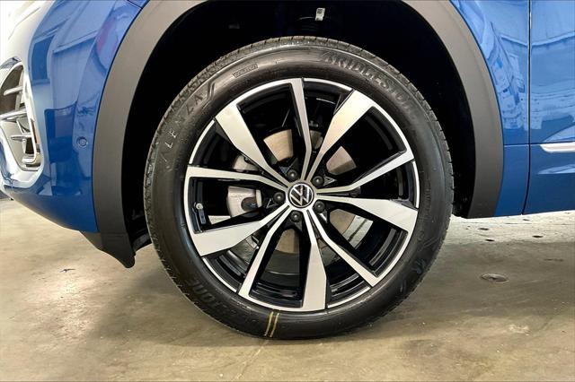 new 2025 Volkswagen Atlas car, priced at $56,244