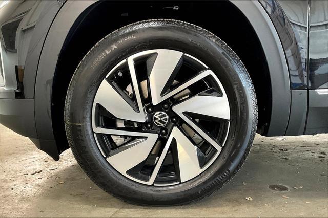 new 2025 Volkswagen Atlas car, priced at $50,834