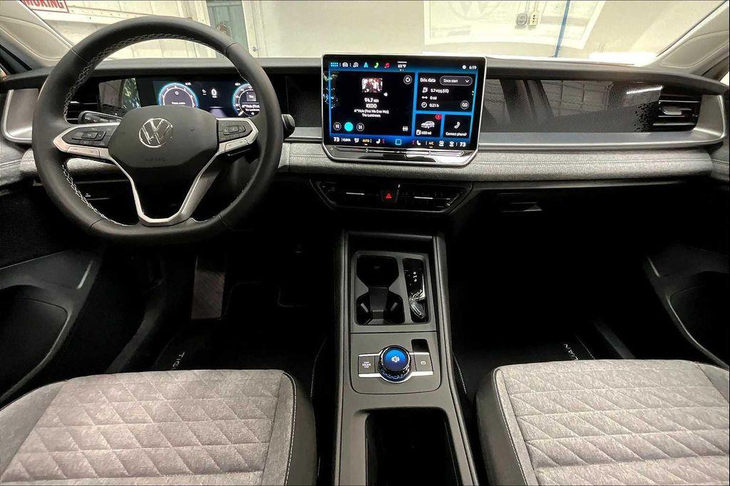 new 2025 Volkswagen Tiguan car, priced at $31,626