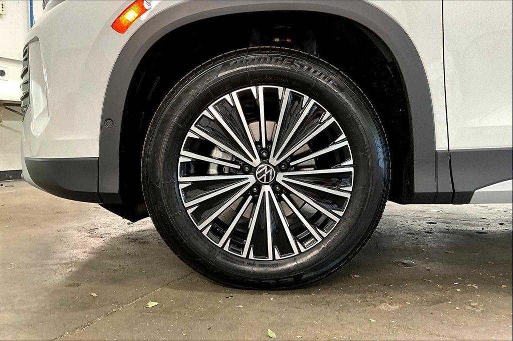 new 2025 Volkswagen Tiguan car, priced at $31,626